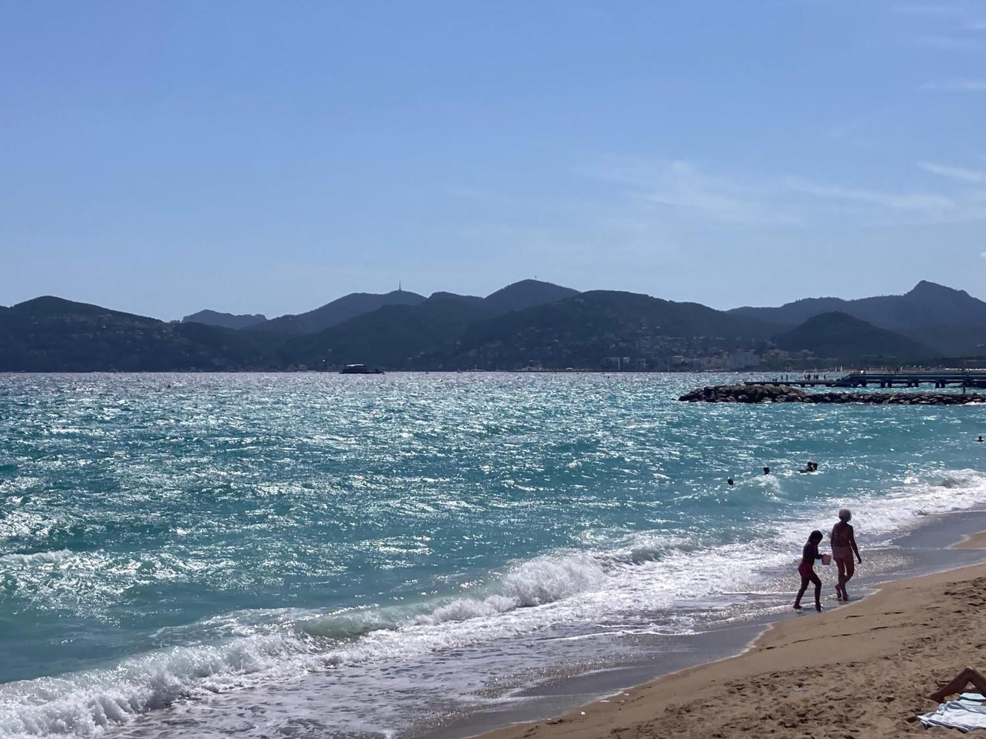 Chambre Parentale , Salle De Bain Privee, Acces Plages & Vue Mer Du Salon Dans Appartement Partage Chez L'Habitant ,, Master Bedroom, Private Bathroom, Beach Access & Sea View 戛纳 外观 照片